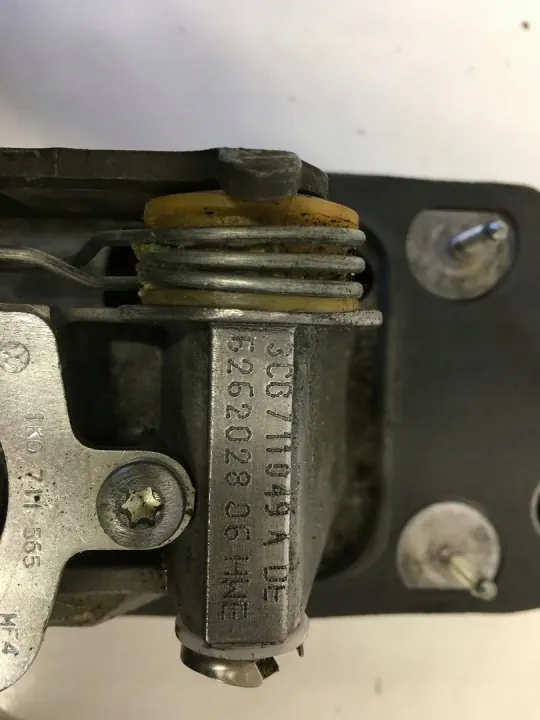 Seletor de Mudanças VW Passat CC OEM 3C0711049A image 5