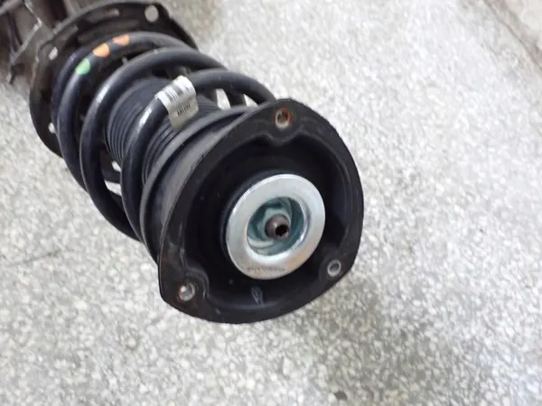 Pivot de direction gauche OEM 5Q0412038SP pour VW T-Roc image 3