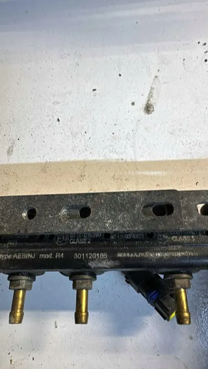 OEM 67R-010296 LPG Injectoren Landi Renzo Gebruikt image 5