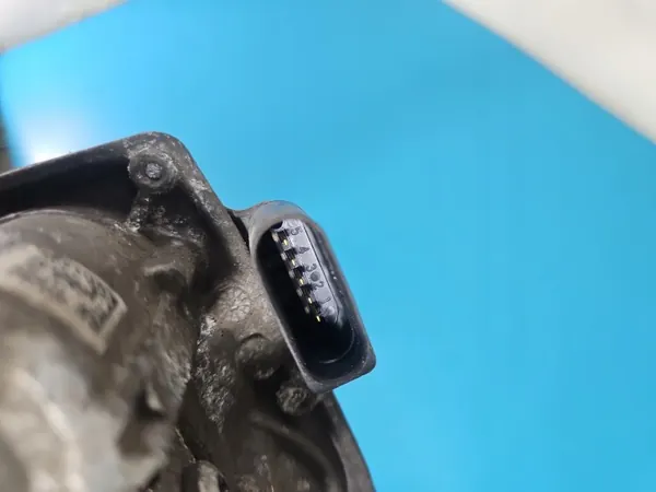 Gasklep Skoda Octavia III 1.6 TDI DGT OEM 52812801 image 5