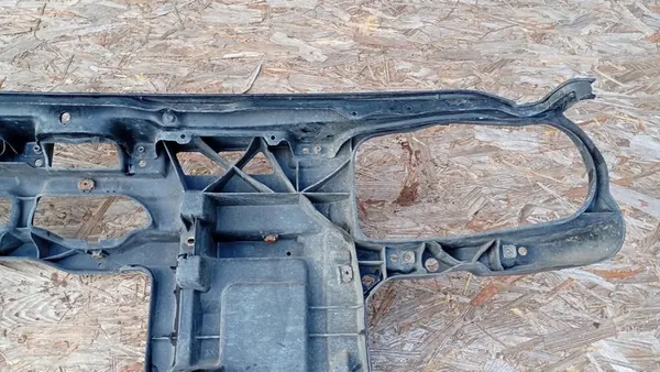 Parachoque dianteiro Volkswagen Golf IV Bora 1.9D image 10