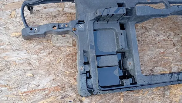 Parachoque dianteiro Volkswagen Golf IV Bora 1.9D image 2