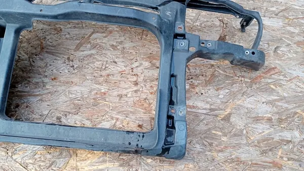 Parachoque dianteiro Volkswagen Golf IV Bora 1.9D image 3