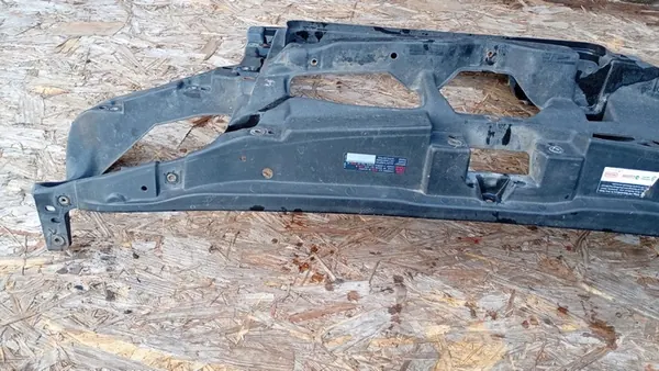 Parachoque dianteiro Volkswagen Golf IV Bora 1.9D image 6