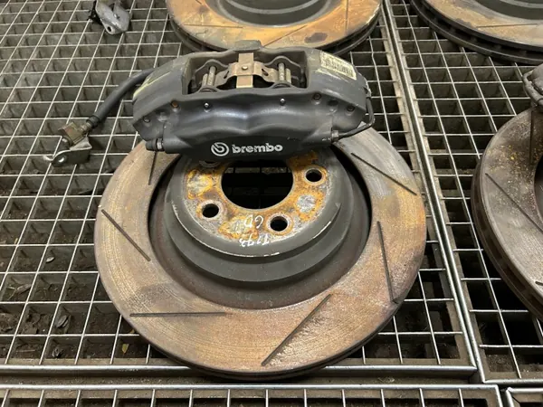 Bromssats Dodge Charger 6.4 SRT OEM P05181955AJ image 4