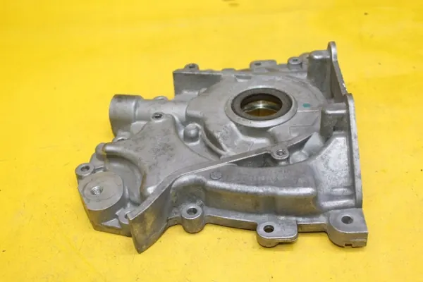 Ölpumpe OEM 4R8Q-6600-AE für Jaguar XF XJ 2.7 D image 3