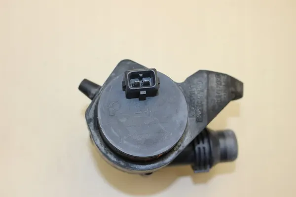 Extra Vattenpump BMW E65 E66 image 4