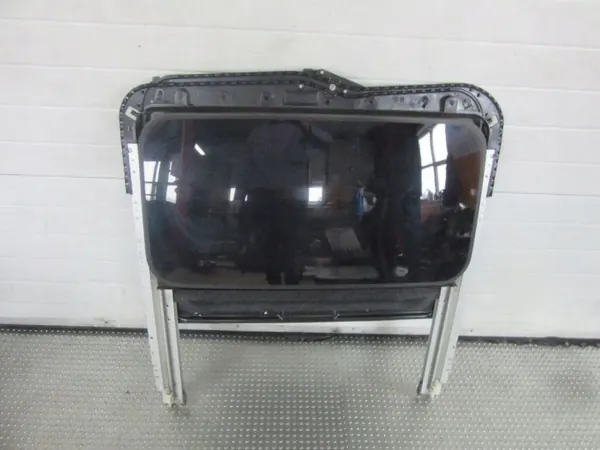 Infiniti QX70 2011 kattoluukku OEM 4x4OE005678 image 2