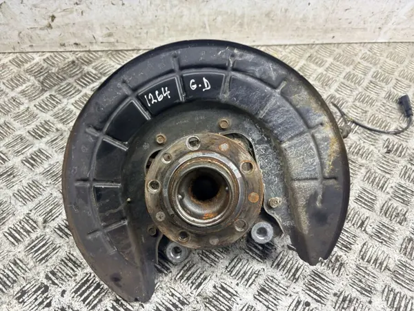 Jeep Cherokee 2014 Taka pyörännavan OEM AMD230831 image 2