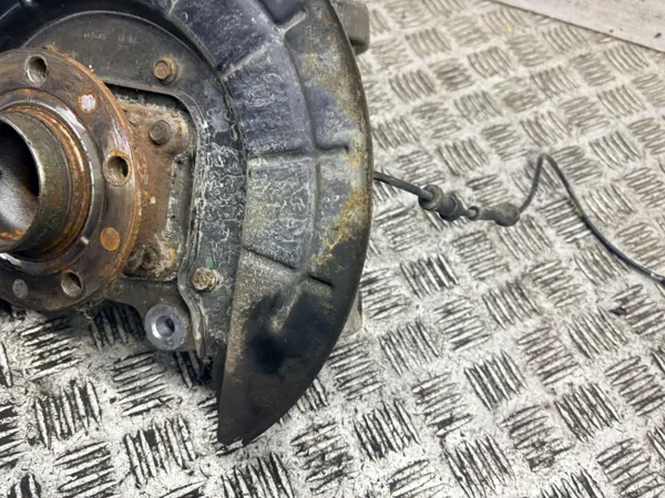 Jeep Cherokee 2014 Taka pyörännavan OEM AMD230831 image 4