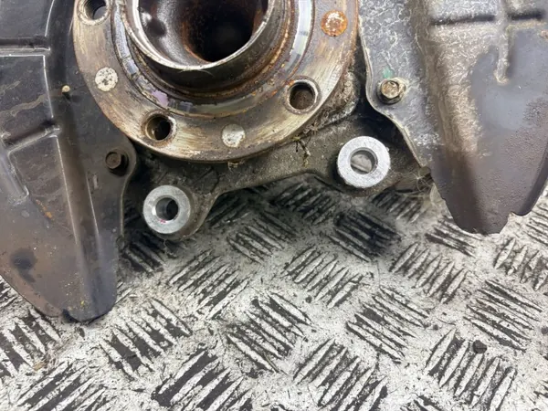 Jeep Cherokee 2014 Taka pyörännavan OEM AMD230831 image 5