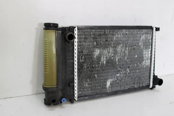 Kylare BMW E30 E36 E34 1.6/1.8 Begagnad OEM 1712971 image 2