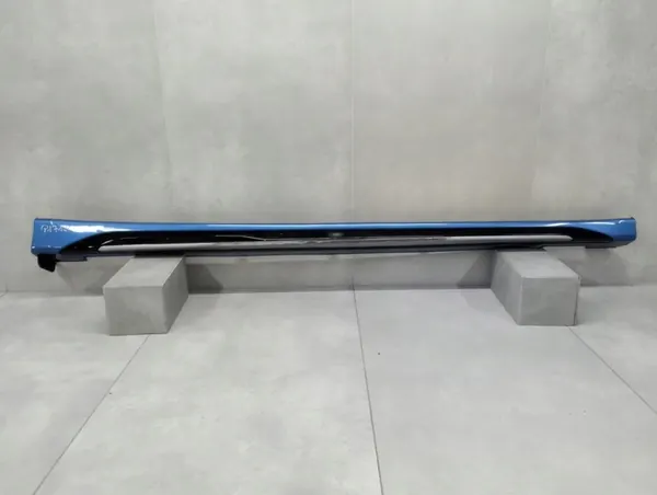 Seuil de porte droit Kia Proceed 3 GT Line 19- OEM image 1