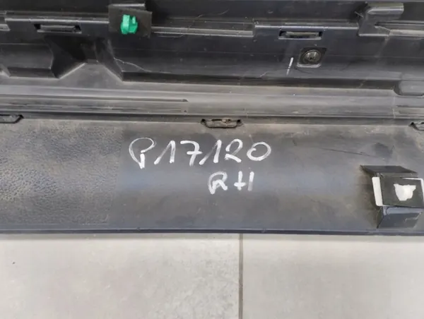 Seuil de porte droit Kia Proceed 3 GT Line 19- OEM image 9