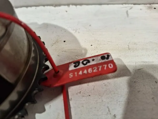 Kamremspulle OEM 55562222 för Opel Adam image 4