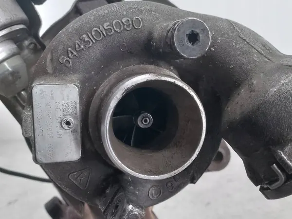 Turboahdin OEM 03g253014m Passat B6 2.0 TDI:lle image 5