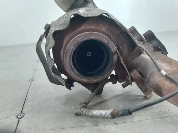 Turboahdin OEM 03g253014m Passat B6 2.0 TDI:lle image 9