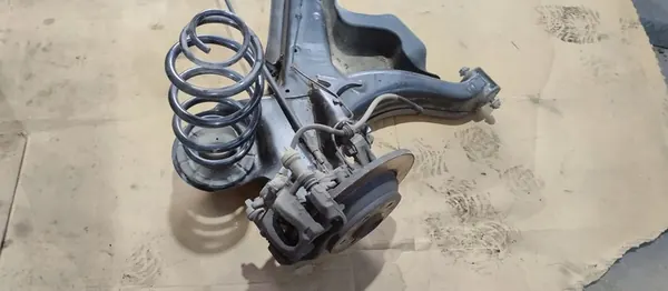 Höger Bakre Upphängningsarm Nav Mercedes Vito W447 image 3