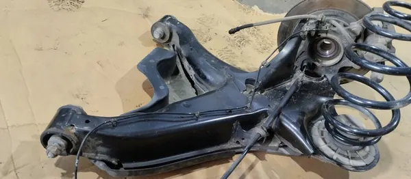 Höger Bakre Upphängningsarm Nav Mercedes Vito W447 image 5