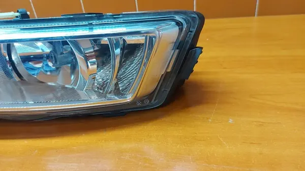 Farol Halógeno Esquerdo Skoda Rapid 12-17 image 2