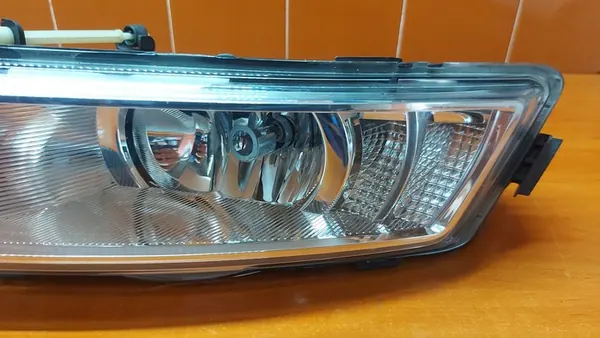 Farol Halógeno Esquerdo Skoda Rapid 12-17 image 3