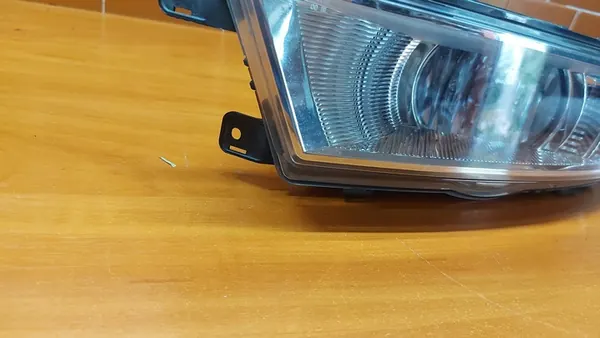 Farol Halógeno Esquerdo Skoda Rapid 12-17 image 6