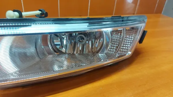 Farol Halógeno Esquerdo Skoda Rapid 12-17 image 7