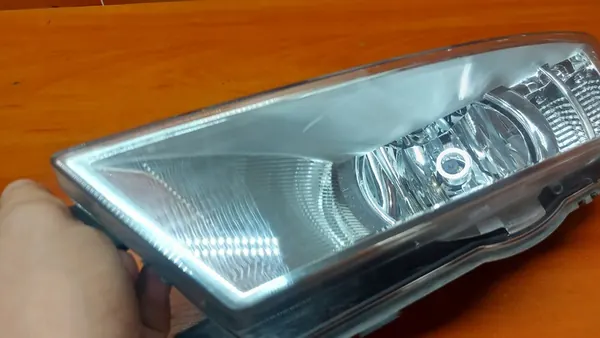 Farol Halógeno Esquerdo Skoda Rapid 12-17 image 9
