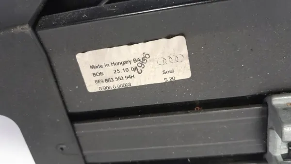 Audi A4 B7 Avant Baklucka Rullgardin OEM 8E9863553 image 4