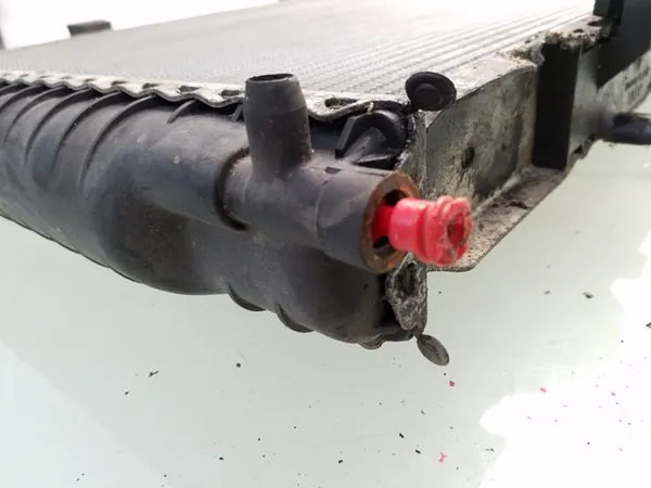 Mercedes-Benz Waterkoeler OE 2025006403 image 7