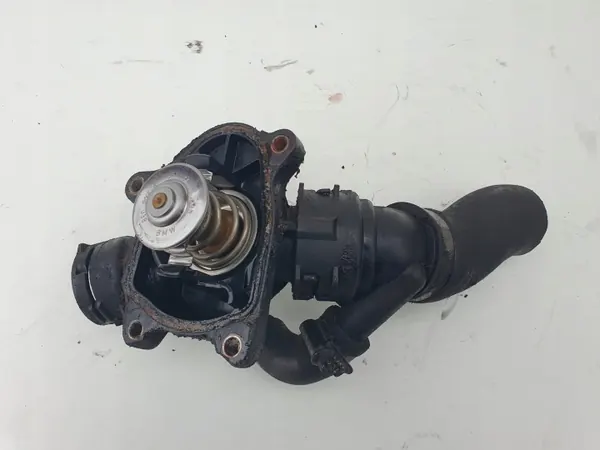 Boîtier de thermostat BMW OEM 2248038 pour M47T2 image 4