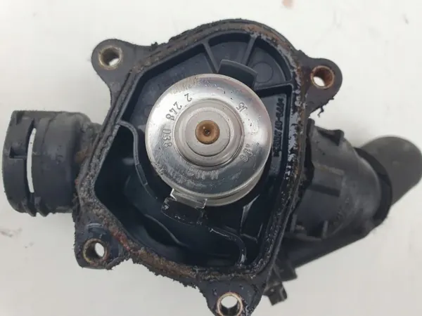 Boîtier de thermostat BMW OEM 2248038 pour M47T2 image 5