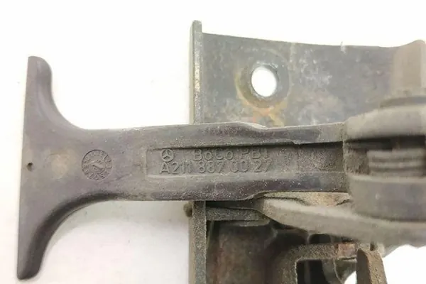 Motorhuvudlås MERCEDES-BENZ E (W211) 3.22L Diesel image 4