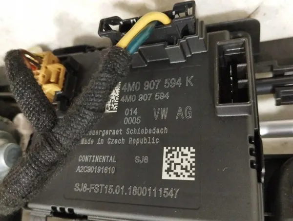 Glastak Porsche Panamera 2018 OEM 971877051 image 5