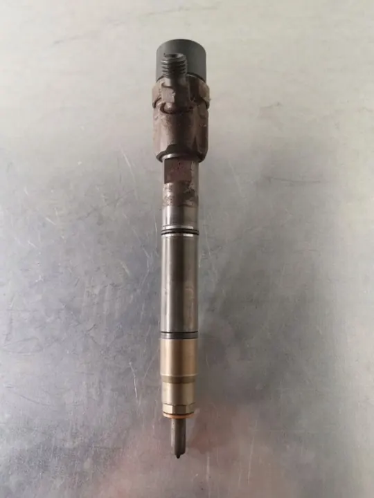 Inyector combustible OEM 0445110411 para KIA Carens III image 2
