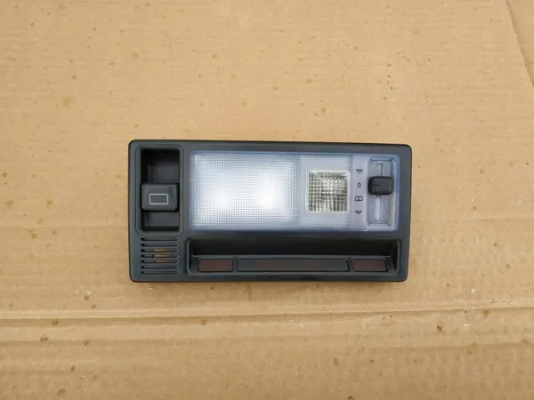 Mercedes W124 Inredningsbelysning OEM 1248202201 - Begagnad image 2