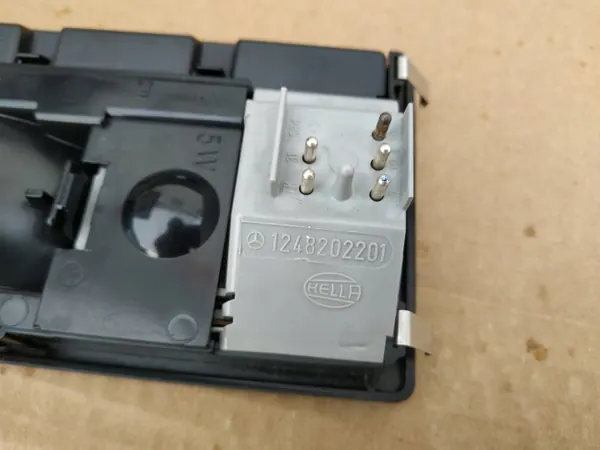Mercedes W124 Inredningsbelysning OEM 1248202201 - Begagnad image 7