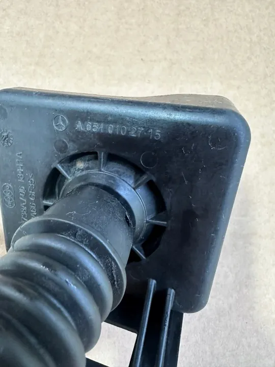 Öleinfüllrohr OEM A6220100200 für Mercedes Vito W447 image 4