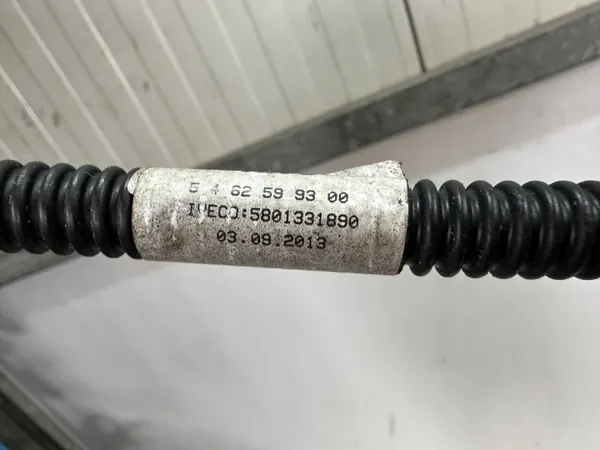 Tuyau AdBlue OEM 5801331890 pour Iveco Stralis Hi-Way image 4