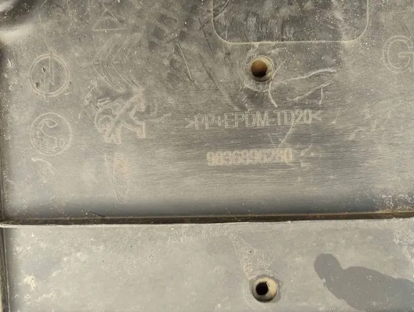 OEM 9836896280 Escudo Inferior Esquerdo para Peugeot image 3