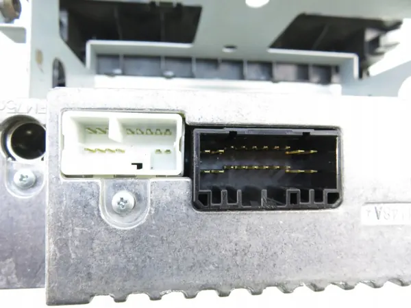 Radio Suzuki Swift III OEM 3910162J3 - Usado image 4