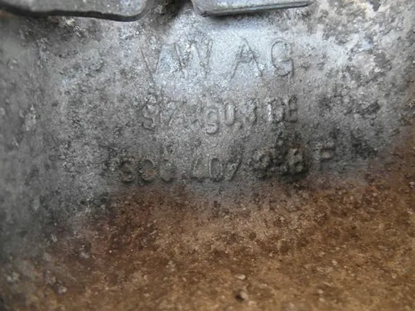 PASSAT R36 3.6 V6 4MOTION Mozzo Anteriore Destro 3C0407258F image 3