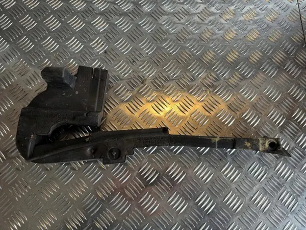 OEM 95B823732A Cubierta espuma bisagra derecha Porsche Macan image 2