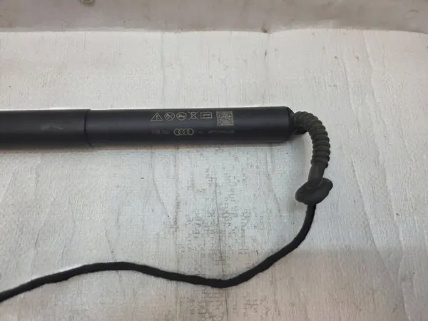 Audi A5 F5 Actuador Maletero Izquierdo OEM 8W8827851D image 4