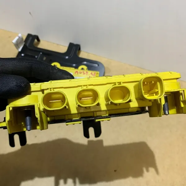 Módulo da Bomba de Combustível RENAULT AUSTRAL 1.2 ETECH 241148846R image 3