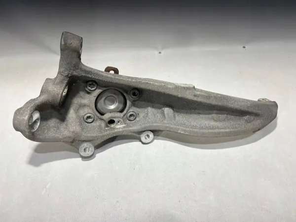OEM 688438202 Pyörännavan Oikea Etu BMW 5 G30 image 3
