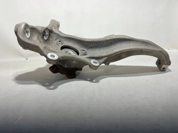 OEM 688438202 Pyörännavan Oikea Etu BMW 5 G30 image 4