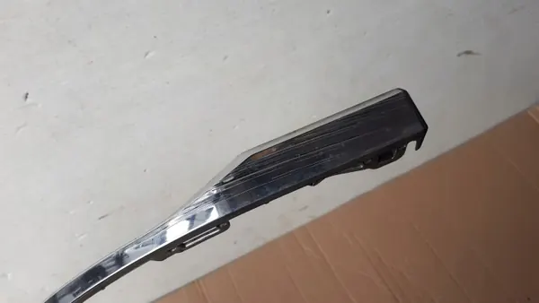 OEM 3G0853253C Moldura esquerda para-choques VW Passat B8 image 4