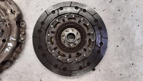 Kytkinpainelevy Opel Astra J 1.4T image 4