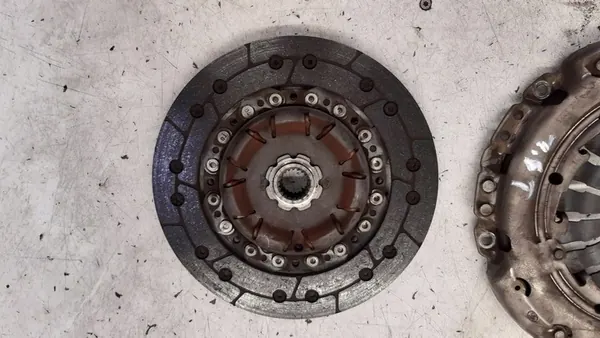 Kytkinpainelevy Opel Astra J 1.4T image 5